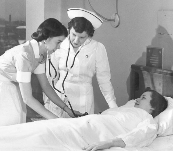 The Education of the Senses: Clinical Mentorship in the Mid-Century Ward